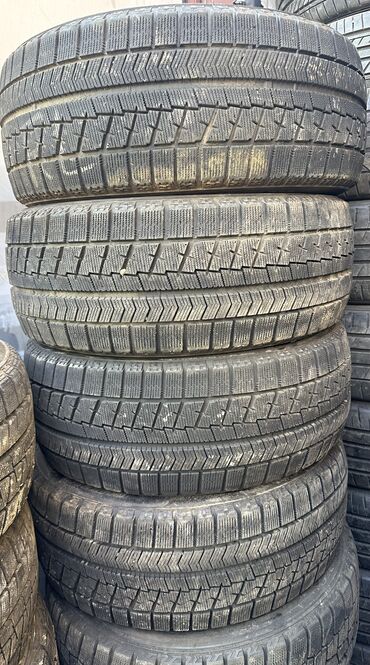 Шины: Шины 215 / 50 / R 17, Зима, Б/у, Комплект, Легковые, Япония, Bridgestone