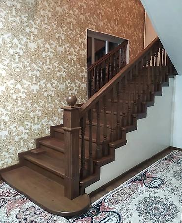 Деревянные лестницы: Деревянная лестница Для дома, Форма лестницы: Много-маршевая, Стиль: Классический — 4