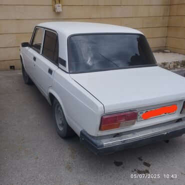 ваза напольная стеклянная высокая без узора: VAZ (LADA) 2107: 1.8 l | 2002 il 100000000 km Sedan