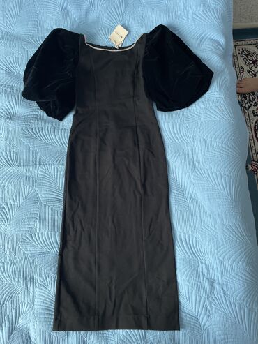 черное мини платья: Вечернее платье, Длинная модель, С рукавами, Камни