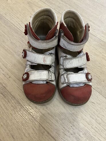 Детская обувь: Ортопедические сандалии

Турция
Кожа натуральная