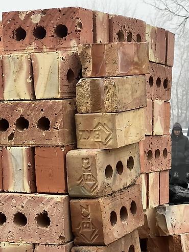 200 бочка: Керамический кирпич пустотелый (трёхдырочный), смешанной расцветки — 1