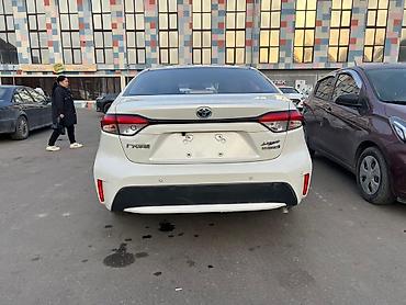 corolla 2018: Toyota Corolla: 2020 г., 1.8 л, Гибрид, Седан — 3
