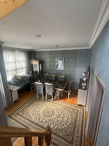 Həyət evləri və villaların satışı: Ev Binəqədi tam mərkəzdə avtobus yolunan 20 metr mesafede — 15