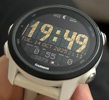 комплект музыкального оборудования: Garmin Forerunner 245 Music. Оригинал ремешок, юсб зарядка. Сост