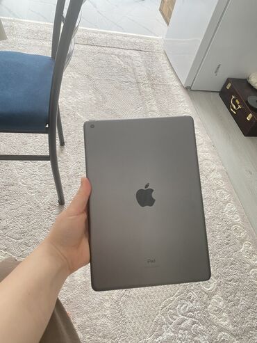 Планшеты: Планшет, Apple, память 64 ГБ, 10" - 11", Wi-Fi, Б/у, Классический цвет - Серый
