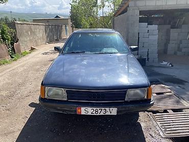 Audi: Audi 100: 1984 г., Седан — 2