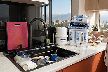 Система очистки воды «Reverse Osmosis System» с накопительным баком -