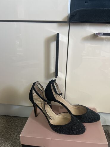 лининг кроссовки женские бишкек цена: Туфли 38, цвет - Черный