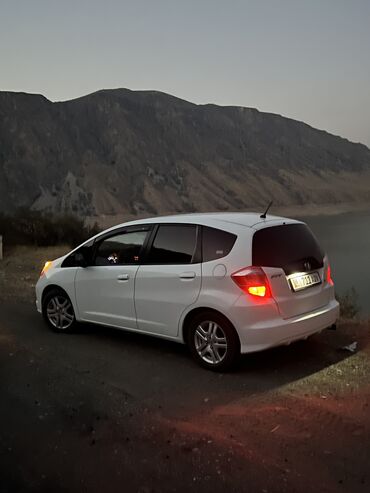ош унаа базар: Honda