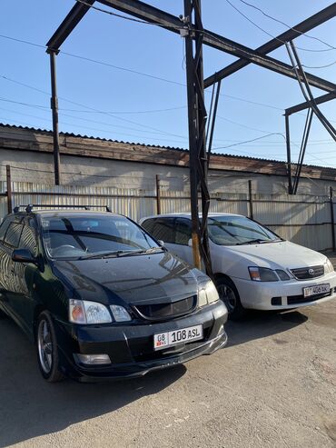Toyota: Toyota Gaia: 2000 г., 2 л, Автомат, Газ, Минивэн