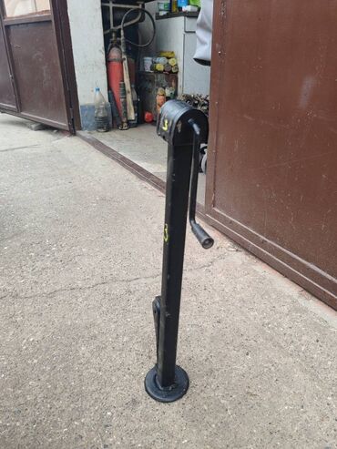 Auto delovi: Dizalica Lada 2121,21213,21214 Niva br.3. Polovno, ocuvano. Bila u — 2