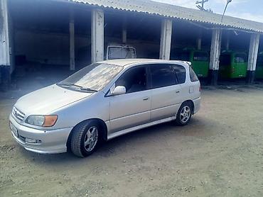январи 5 1: Toyota Ipsum: 2000 г., 2 л, Автомат, Бензин, Минивэн — 1