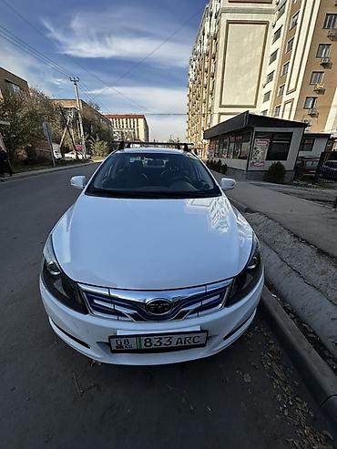 BYD: BYD E5: 2019 г., Электромобиль, Седан — 1