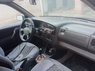 Volkswagen: Volkswagen Vento: 1992 г., 1.8 л, Механика, Бензин, Седан — 4