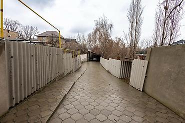 лошад: Частный дом с большим двором и садом, район Конно-спортивной школы — 3