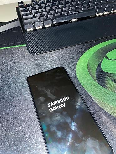 sundjer bob dexy co: Samsung Galaxy A-serija, bela boja. Telefon sa četvorostrukom zadnjom — 5