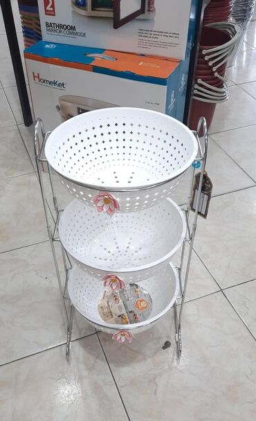 Digər qab-qacaq və mətbəx ləvazimatları: Meyvə-tərəvəz yiğmaq uçun polkalar 3 mertebe tekerli ve 4 mertebe — 17