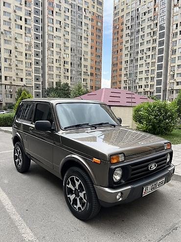 аренда нивы: ВАЗ (ЛАДА) 4x4 Нива: 2022 г., 1.7 л, Механика, Бензин, Внедорожник — 1