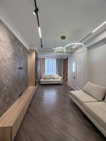 сдаю столовая бишкек: 2 комнаты, 72 м², Элитка, 4 этаж, Дизайнерский ремонт