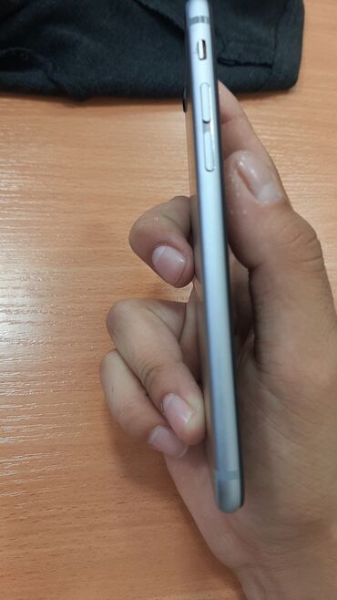 Apple iPhone: IPhone 6, Gümüşü, Barmaq izi