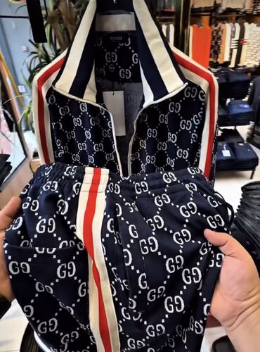 Köynəklər: İdman dəsti, Gucci, M (EU 38)