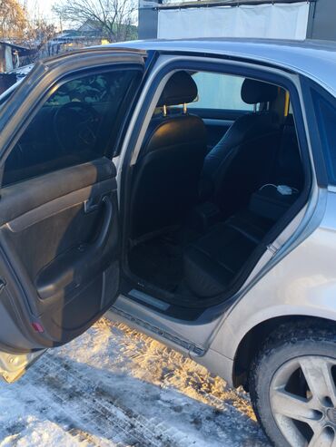 Audi: Audi A4: 2005 г., 1.8 л, Вариатор, Бензин, Седан — 6