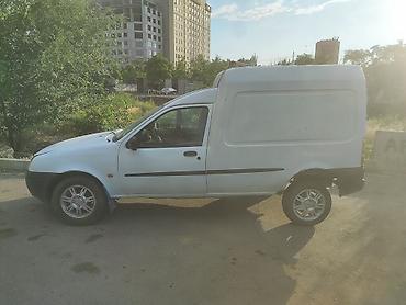 transporter multivan: Продается компактный грузовой фургон-каблук белого цвета. Двухместная — 3
