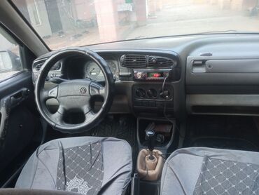 Volkswagen: Volkswagen Vento: 1992 г., 1.8 л, Механика, Бензин, Седан — 7