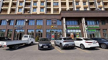 сдаю в аренду офис: Сдаю Офис целиком: Сдаю Колл-центр, Нотариус, Охранное агентство, 50 м², В жилом комплексе, С ремонтом, Первая линия, С парковкой — 4