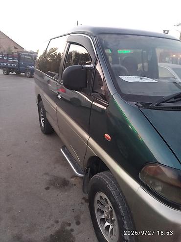 шины на делику: Mitsubishi Space Gear: 1995 г., 3 л, Автомат, Бензин, Минивэн — 7