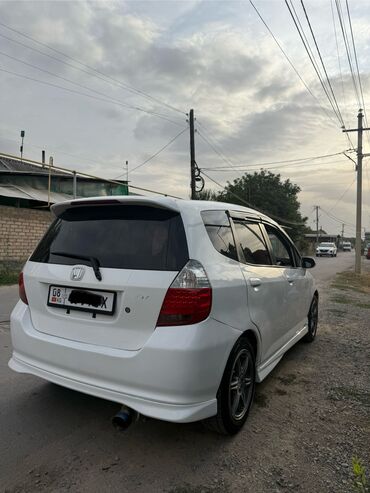 продаю авто в аварийном состоянии: Honda Fit: 2003 г., 1.3 л, Вариатор, Бензин, Хэтчбэк