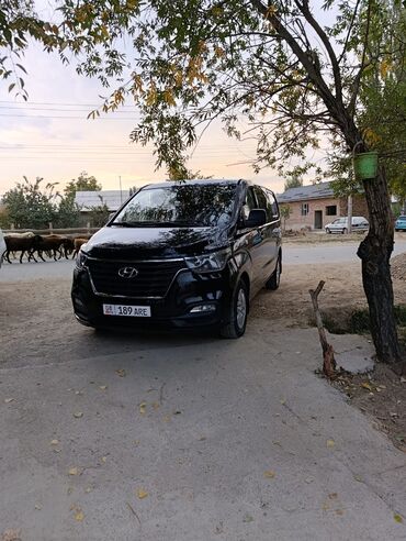краска машина: Hyundai H-1 (Grand Starex): 2018 г., 2.5 л, Автомат, Дизель, Вэн/Минивэн