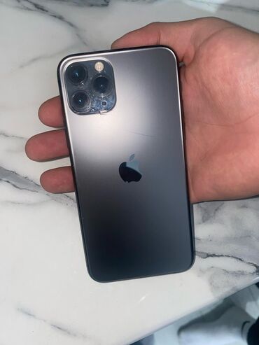 Apple iPhone: IPhone 11 Pro, Б/у, 64 ГБ, Серебристый, Чехол, 100 %