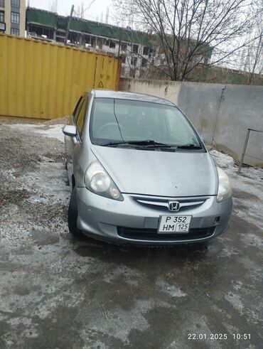 Honda: Honda Fit: 2006 г., 1.3 л, Автомат, Бензин, Седан