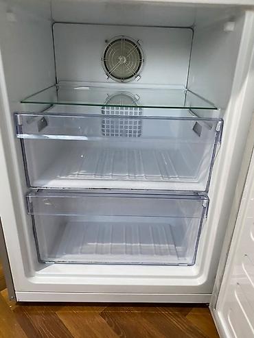 Холодильники: Холодильник Beko с нижней морозильной камерой, серебристый корпус — 5