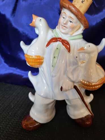 Čaše: Flasa nova za pice 1951 do 1974god. Lippelsdorf porcelan Istocna — 10