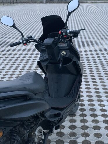 Скутеры: Тип скутера 125 куб. см, Бензин — 7