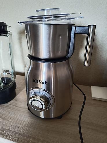 coffee maker: Продаю блендер Kitfort КТ-3079, 2-в-1 (блендер, кофемолка). состояние — 3