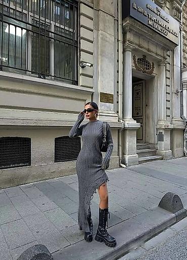 Haljine: Asimetrična rebrasta pletena haljina - Model: uska silueta, dugi — 9