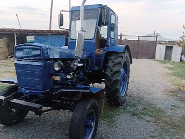 Kommersiya nəqliyyat vasitələri: Mavi rəngdə tək kabinəli təkərli traktor. Texniki xüsusiyyətlər və — 2