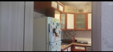 Uzunmüddətli kirayə mənzillər: 3 otaqlı mənzil – işıqlı və səliqəli planlama • Otaqlar: 3 geniş otaq — 13