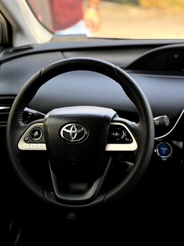 Toyota: Toyota Prius: 2019 г., 1.8 л, Вариатор, Гибрид, Хэтчбэк — 11