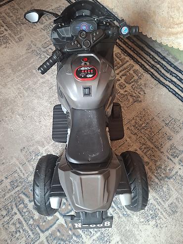 ucuz kask: Pedalli,zaryatka ile isleyen,akkumlyatorlu usaq motosikli.islemeyinde — 4