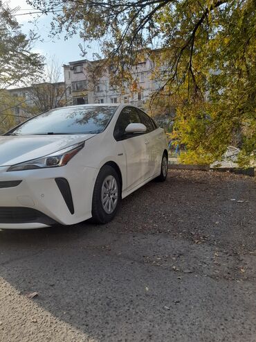 Toyota: Toyota Prius: 2020 г., 1.8 л, Вариатор, Бензин, Хэтчбэк at lalafo.kg — 2 Toyota: Toyota Prius: 2020 г., 1.8 л, Вариатор, Бензин, Хэтчбэк — 2