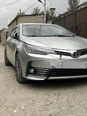 Продажа авто: Toyota Corolla: 2018 г., Бензин, Седан — 4
