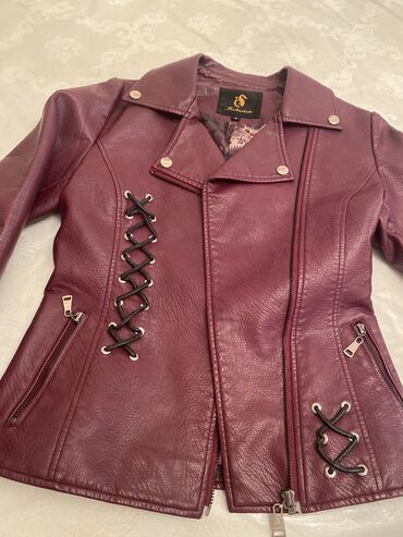 вещи бу купить: Yenidir. Hec geyinilmeyib. Hediyye olunub eynime olmur satiram. S