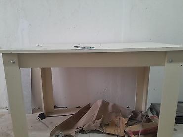 komputer sekilleri: Ağ rəngli sadə iş/masaüstü stol - Minimalist dizayn: düz düzbucaqlı — 3