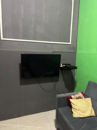 куплю на запчасти телевизор: Б/у Телевизор LG Led FHD (1920x1080), Самовывоз