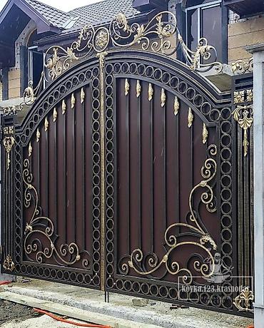 Распашные ворота: Современные уличные ворота и калитки из металлических панелей - Тип — 15